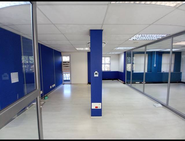 1,940M² OFFICE TO LET IN BRYANSTON